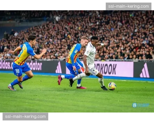 西甲射手榜更新：多夫比克以19球领跑，贝林厄姆18球紧随其后