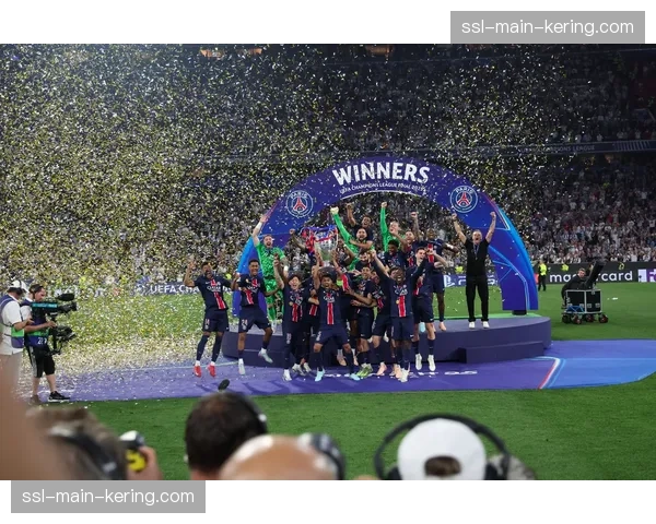 奥格斯堡2-1逆转霍芬海姆,贝里沙替补登场完成梅开二度 奥格斯堡2-1逆转霍芬海姆,贝里沙替补登场完成梅开二度